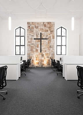 Modernste Büro Infrastruktur in ehemaliger Zionskirche